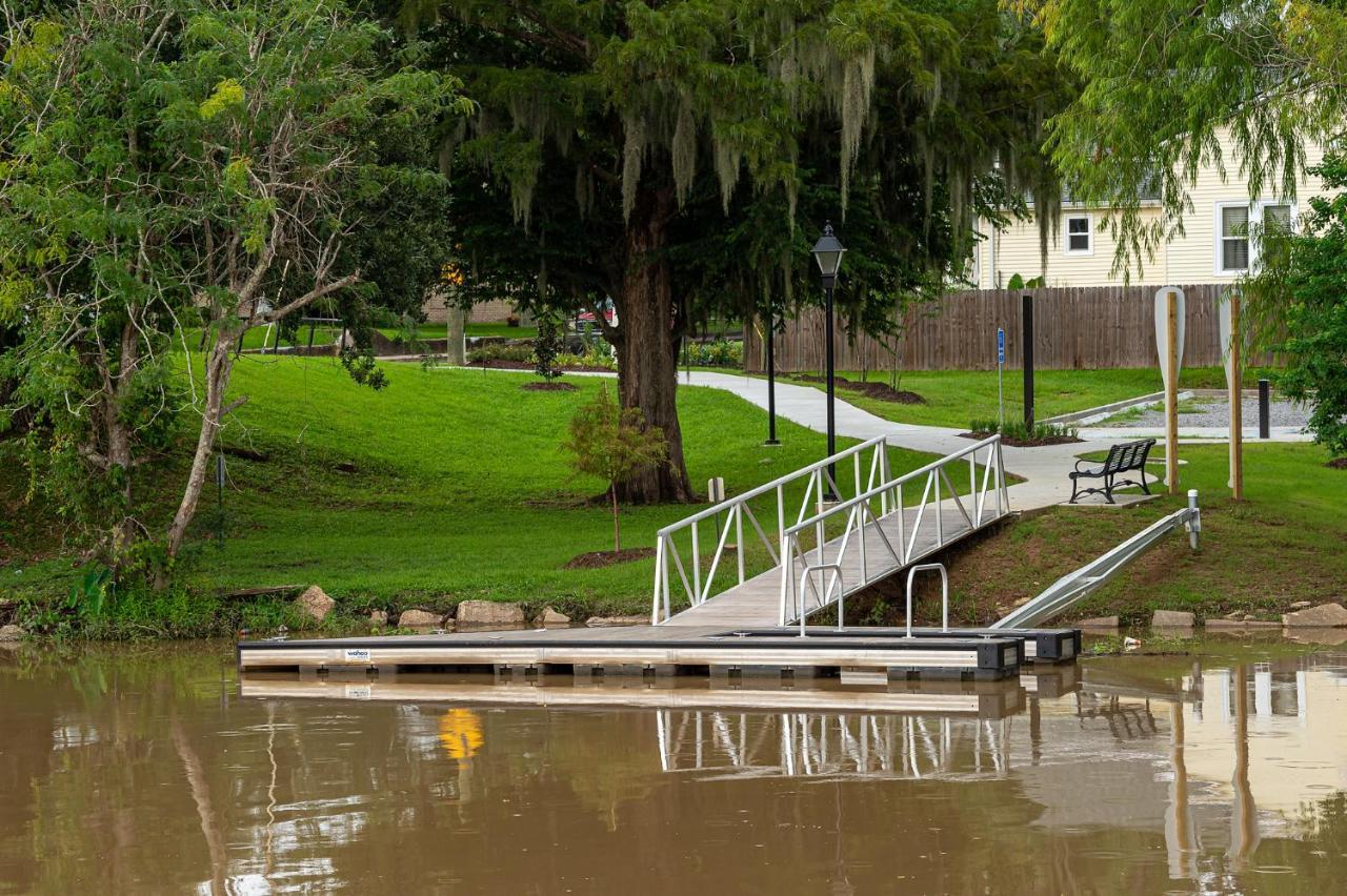 Chateau Royale, Pet Friendly, On Bayou, Downtown! New Iberia Ngoại thất bức ảnh