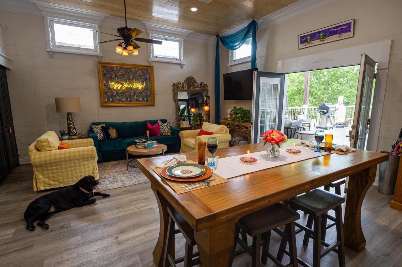 Chateau Royale, Pet Friendly, On Bayou, Downtown! New Iberia Ngoại thất bức ảnh