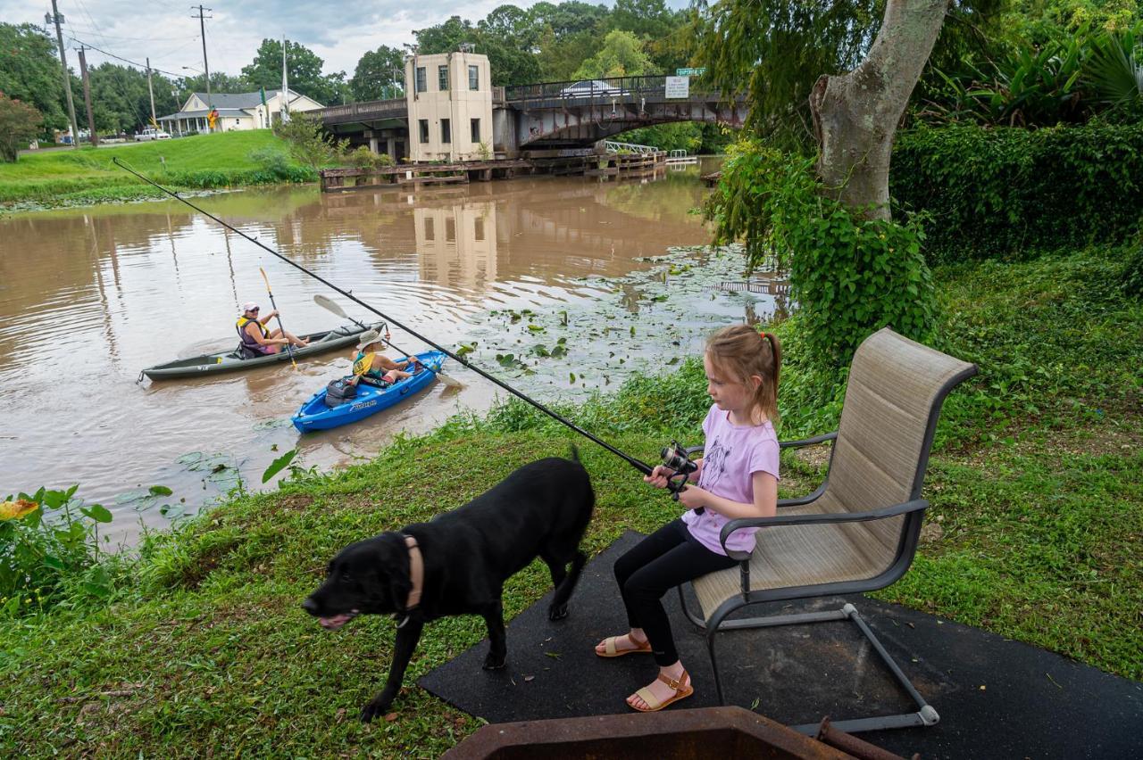 Chateau Royale, Pet Friendly, On Bayou, Downtown! New Iberia Ngoại thất bức ảnh